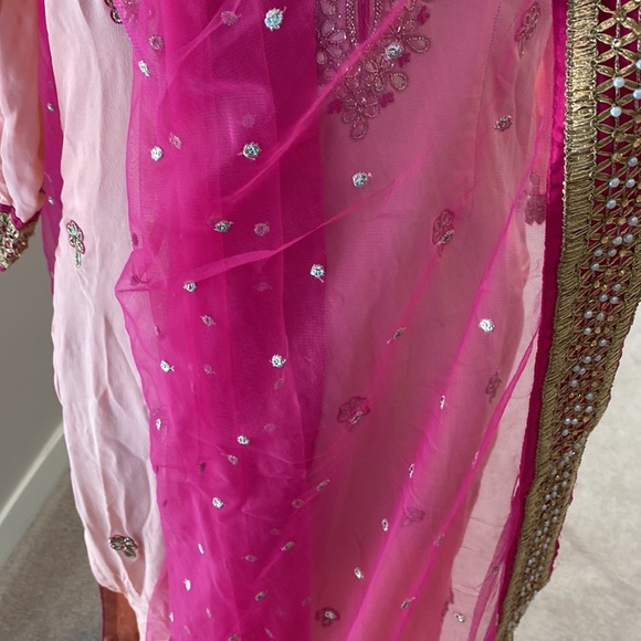 Palazzo Suit - Picture 4 of 5